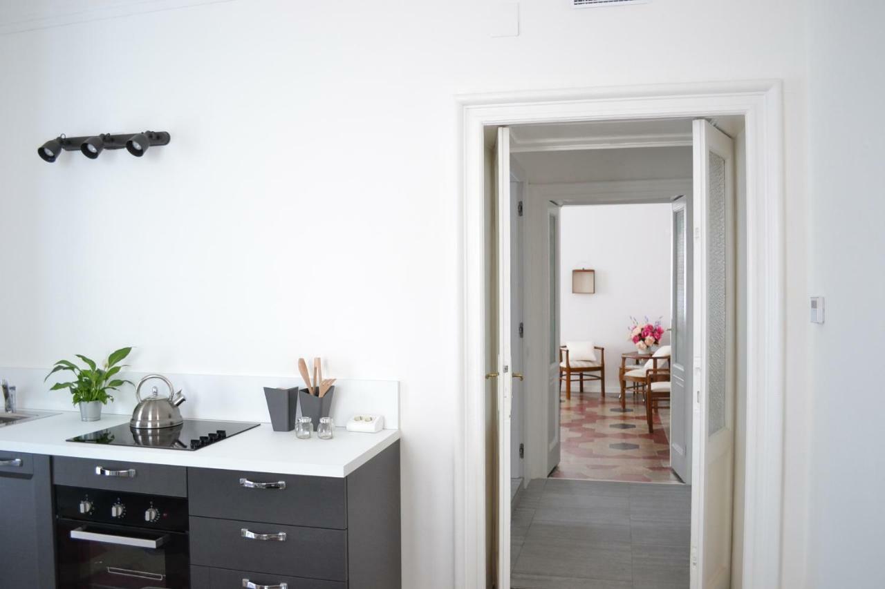 Italian Fairytale Apartment By Rent All Комо Екстериор снимка
